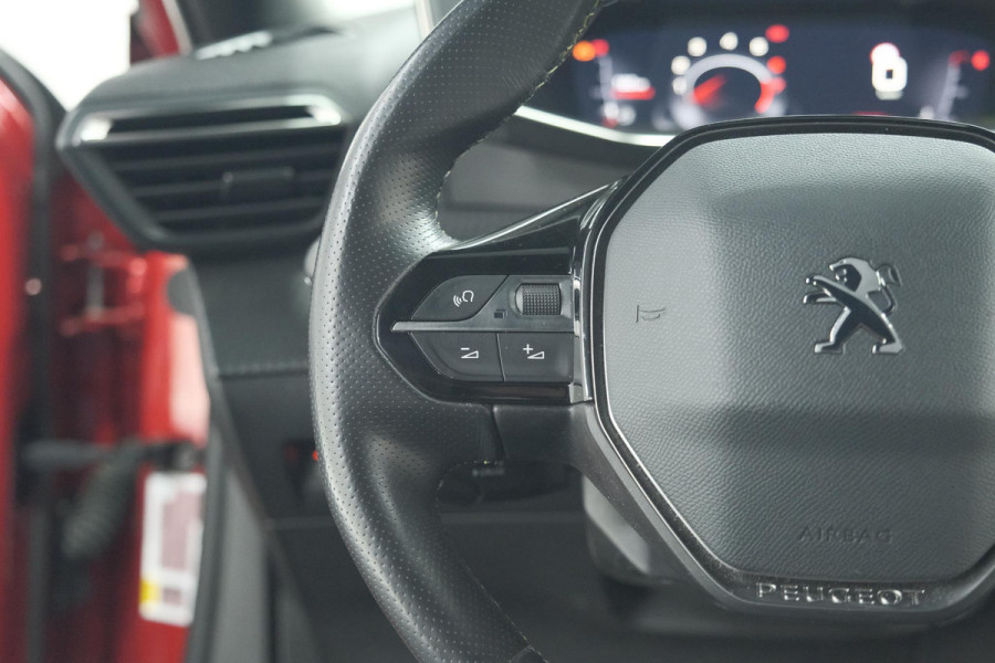 Peugeot 2008 PureTech 130 GT-Line | Trekhaak | Camera | Apple Carplay | Parkeersensoren