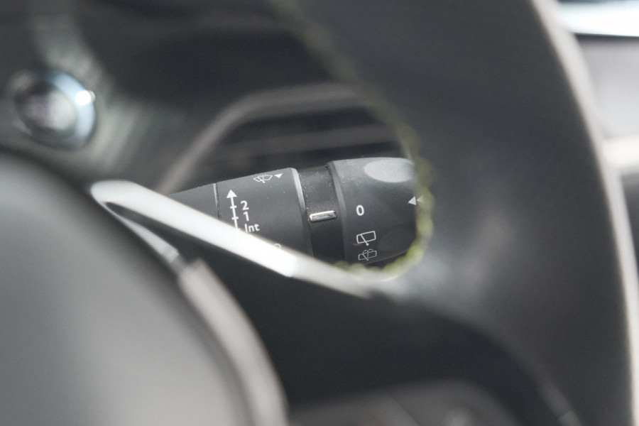 Peugeot 2008 PureTech 130 GT-Line | Trekhaak | Camera | Apple Carplay | Parkeersensoren