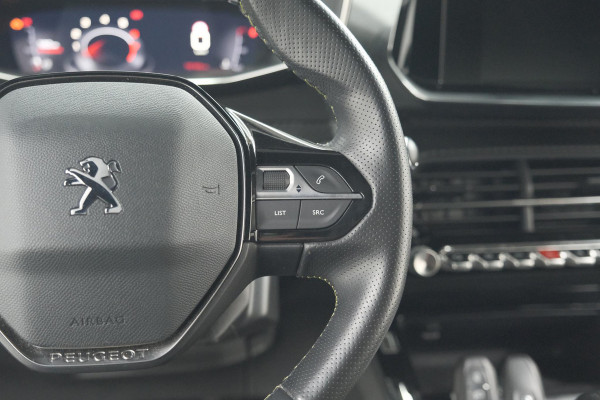 Peugeot 2008 PureTech 130 GT-Line | Trekhaak | Camera | Apple Carplay | Parkeersensoren