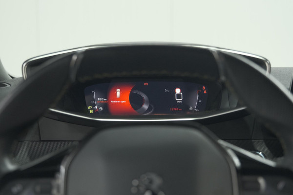 Peugeot 2008 PureTech 130 GT-Line | Trekhaak | Camera | Apple Carplay | Parkeersensoren