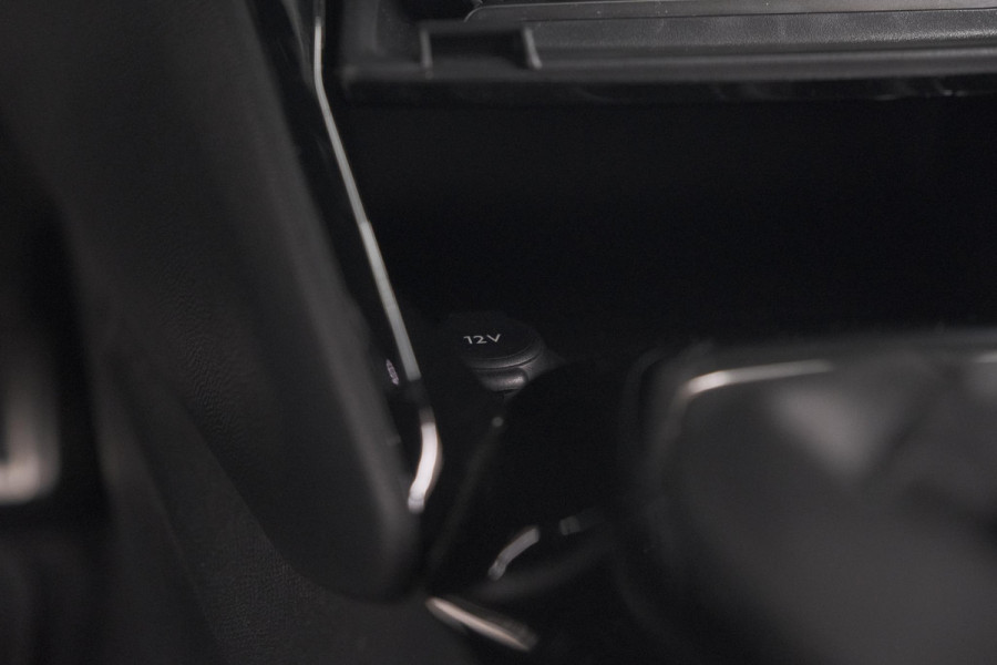 Peugeot 2008 PureTech 130 GT-Line | Trekhaak | Camera | Apple Carplay | Parkeersensoren