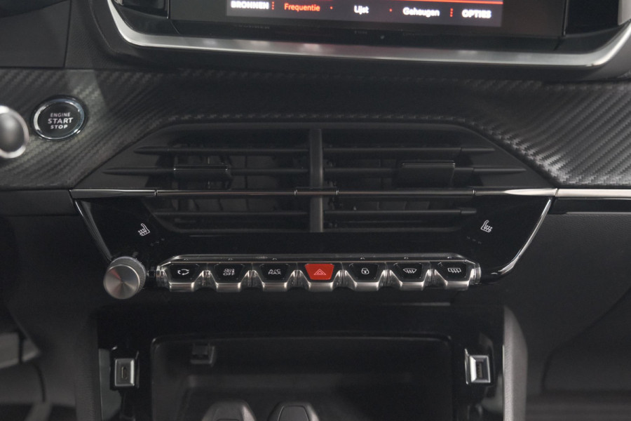 Peugeot 2008 PureTech 130 GT-Line | Trekhaak | Camera | Apple Carplay | Parkeersensoren