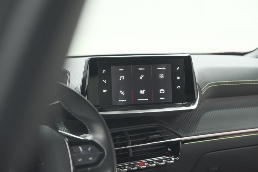 Peugeot 2008 PureTech 130 GT-Line | Trekhaak | Camera | Apple Carplay | Parkeersensoren