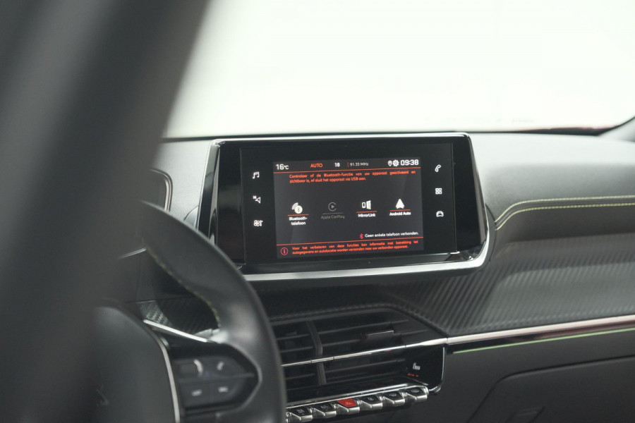 Peugeot 2008 PureTech 130 GT-Line | Trekhaak | Camera | Apple Carplay | Parkeersensoren