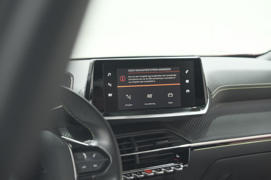 Peugeot 2008 PureTech 130 GT-Line | Trekhaak | Camera | Apple Carplay | Parkeersensoren
