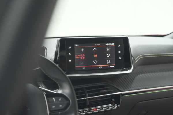 Peugeot 2008 PureTech 130 GT-Line | Trekhaak | Camera | Apple Carplay | Parkeersensoren