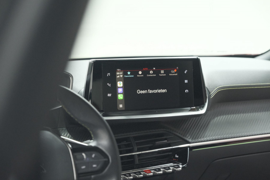 Peugeot 2008 PureTech 130 GT-Line | Trekhaak | Camera | Apple Carplay | Parkeersensoren