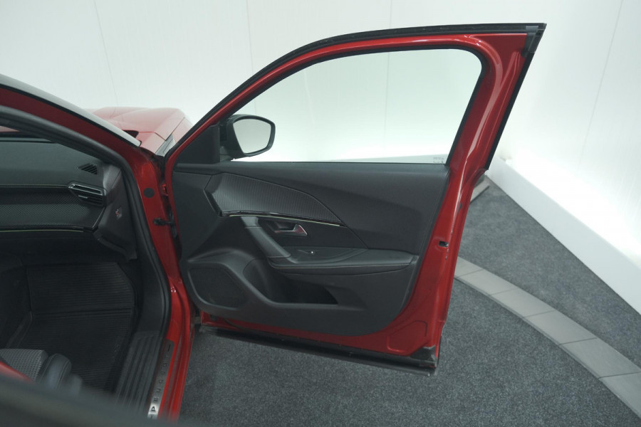 Peugeot 2008 PureTech 130 GT-Line | Trekhaak | Camera | Apple Carplay | Parkeersensoren