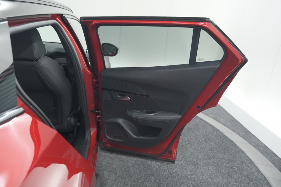 Peugeot 2008 PureTech 130 GT-Line | Trekhaak | Camera | Apple Carplay | Parkeersensoren