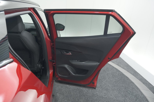 Peugeot 2008 PureTech 130 GT-Line | Trekhaak | Camera | Apple Carplay | Parkeersensoren
