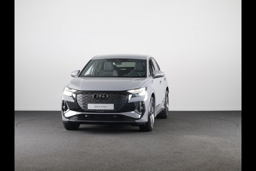 Audi Q4 Sportback e-tron S edition e-tron 45 82 kWh 210 kW / 286 PK Sportba Comfortpakket, adpative cruise control, achteruitrijcamera, optiek pakket zwart plus