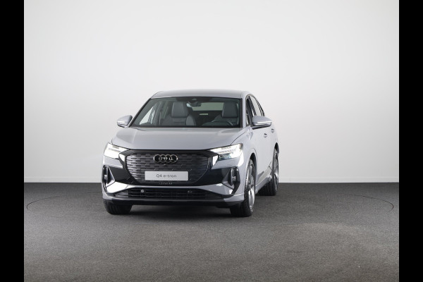 Audi Q4 Sportback e-tron S edition e-tron 45 82 kWh 210 kW / 286 PK Sportba Comfortpakket, adpative cruise control, achteruitrijcamera, optiek pakket zwart plus