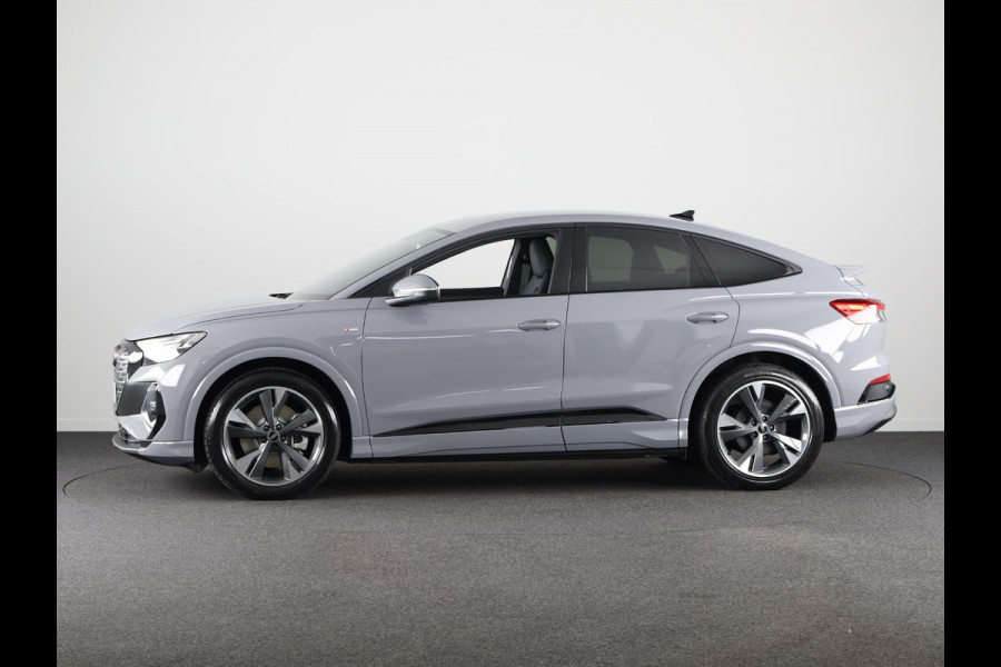 Audi Q4 Sportback e-tron S edition e-tron 45 82 kWh 210 kW / 286 PK Sportba Comfortpakket, adpative cruise control, achteruitrijcamera, optiek pakket zwart plus