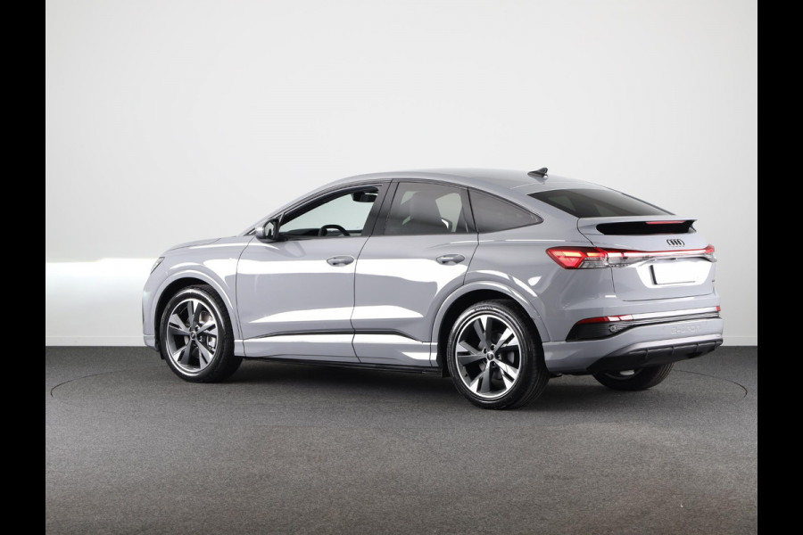 Audi Q4 Sportback e-tron S edition e-tron 45 82 kWh 210 kW / 286 PK Sportba Comfortpakket, adpative cruise control, achteruitrijcamera, optiek pakket zwart plus