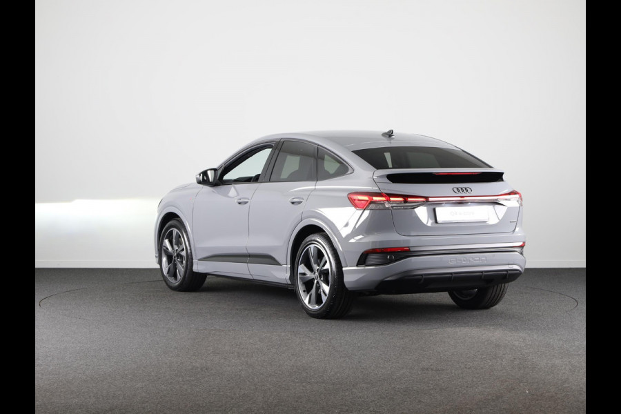 Audi Q4 Sportback e-tron S edition e-tron 45 82 kWh 210 kW / 286 PK Sportba Comfortpakket, adpative cruise control, achteruitrijcamera, optiek pakket zwart plus