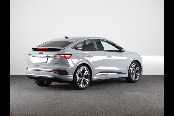 Audi Q4 Sportback e-tron S edition e-tron 45 82 kWh 210 kW / 286 PK Sportba Comfortpakket, adpative cruise control, achteruitrijcamera, optiek pakket zwart plus