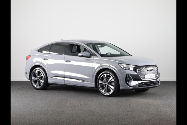 Audi Q4 Sportback e-tron S edition e-tron 45 82 kWh 210 kW / 286 PK Sportba Comfortpakket, adpative cruise control, achteruitrijcamera, optiek pakket zwart plus