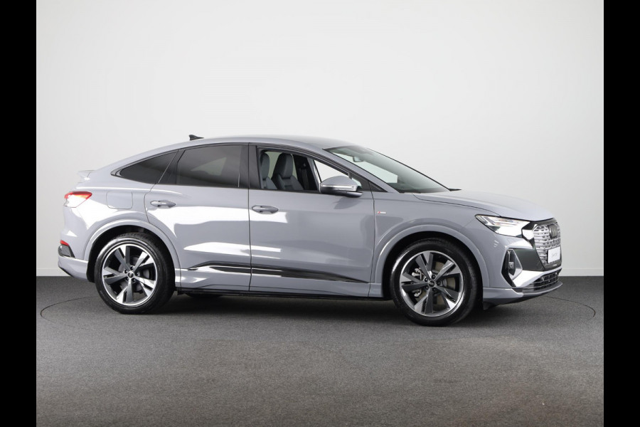 Audi Q4 Sportback e-tron S edition e-tron 45 82 kWh 210 kW / 286 PK Sportba Comfortpakket, adpative cruise control, achteruitrijcamera, optiek pakket zwart plus