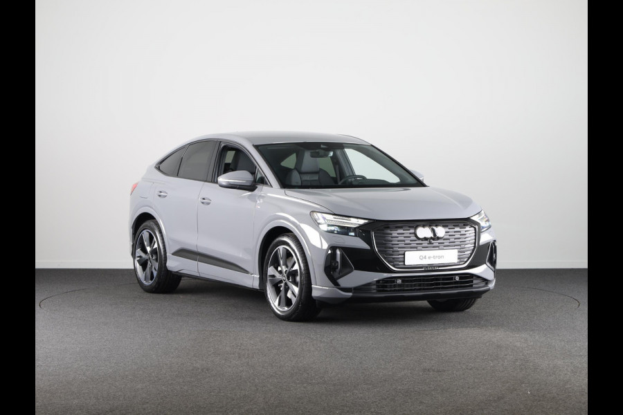 Audi Q4 Sportback e-tron S edition e-tron 45 82 kWh 210 kW / 286 PK Sportba Comfortpakket, adpative cruise control, achteruitrijcamera, optiek pakket zwart plus