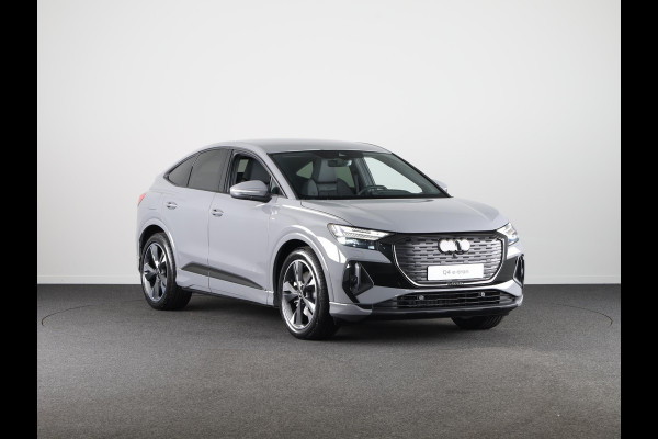 Audi Q4 Sportback e-tron S edition e-tron 45 82 kWh 210 kW / 286 PK Sportba Comfortpakket, adpative cruise control, achteruitrijcamera, optiek pakket zwart plus