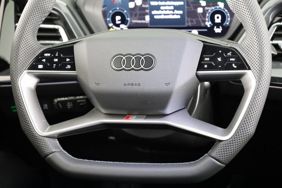 Audi Q4 Sportback e-tron S edition e-tron 45 82 kWh 210 kW / 286 PK Sportba Comfortpakket, adpative cruise control, achteruitrijcamera, optiek pakket zwart plus