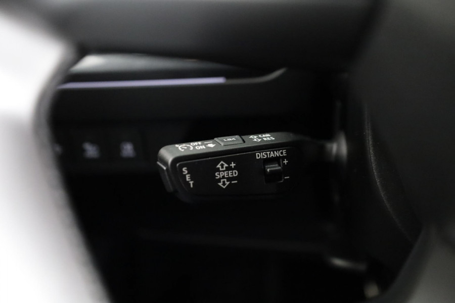 Audi Q4 Sportback e-tron S edition e-tron 45 82 kWh 210 kW / 286 PK Sportba Comfortpakket, adpative cruise control, achteruitrijcamera, optiek pakket zwart plus
