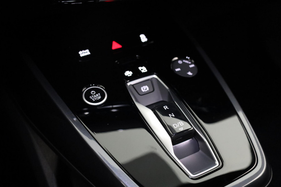 Audi Q4 Sportback e-tron S edition e-tron 45 82 kWh 210 kW / 286 PK Sportba Comfortpakket, adpative cruise control, achteruitrijcamera, optiek pakket zwart plus