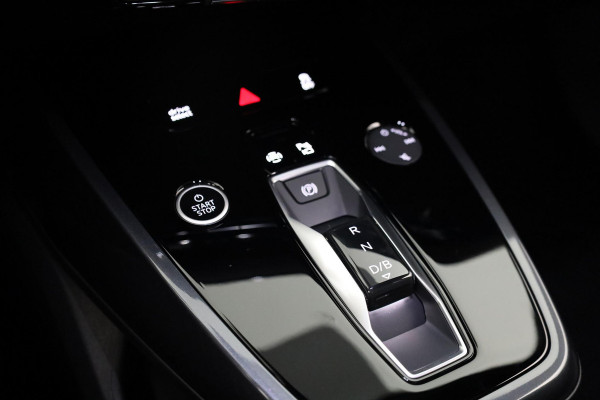 Audi Q4 Sportback e-tron S edition e-tron 45 82 kWh 210 kW / 286 PK Sportba Comfortpakket, adpative cruise control, achteruitrijcamera, optiek pakket zwart plus