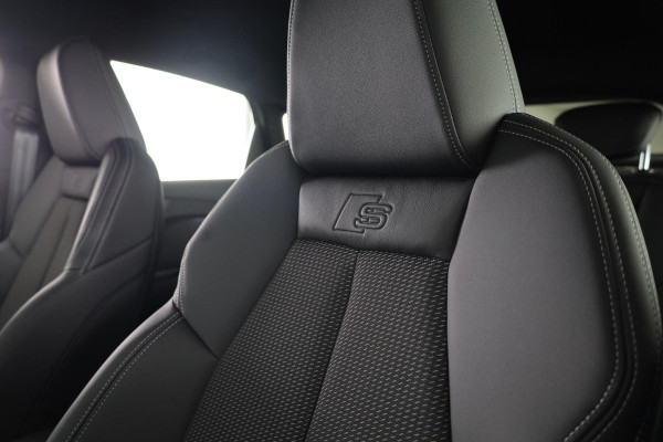 Audi Q4 Sportback e-tron S edition e-tron 45 82 kWh 210 kW / 286 PK Sportba Comfortpakket, adpative cruise control, achteruitrijcamera, optiek pakket zwart plus