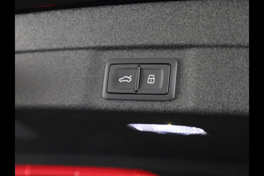 Audi A5 Avant Edition One 35 TFSI 110 kW / 150 pk Avant 7 versn. S-Edition, Tech Plus pakket, optiek pakket zwart, adaptive cruise control, verwarmbare voorstoelen, rondom camera's