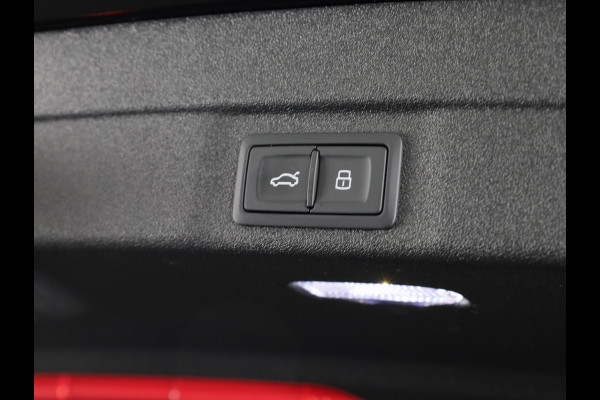 Audi A5 Avant Edition One 35 TFSI 110 kW / 150 pk Avant 7 versn. S-Edition, Tech Plus pakket, optiek pakket zwart, adaptive cruise control, verwarmbare voorstoelen, rondom camera's