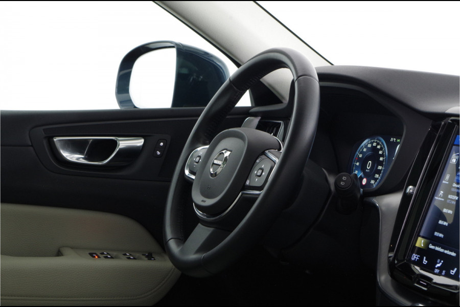Volvo XC60 2.0 T8 Twin Engine AWD Polestar Engineered > 406pk/DENIM BLUE/plug-in hybrid/Camera...