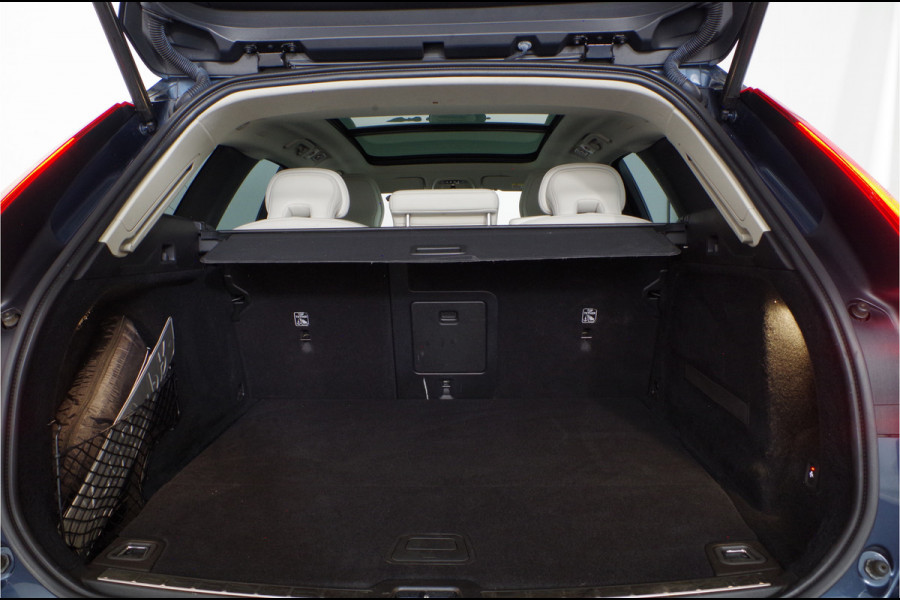 Volvo XC60 2.0 T8 Twin Engine AWD Polestar Engineered > 406pk/DENIM BLUE/plug-in hybrid/Camera...