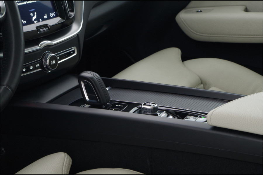 Volvo XC60 2.0 T8 Twin Engine AWD Polestar Engineered > 406pk/DENIM BLUE/plug-in hybrid/Camera...