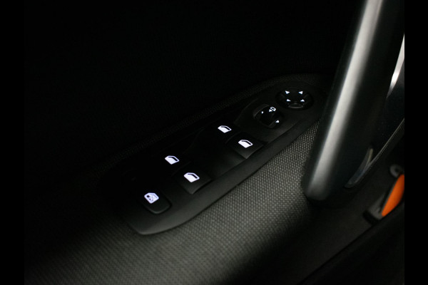 Peugeot 308 SW 1.2 PureTech Blue Lease Premium Sport (PANORAMADAK,APPLE CARPLAY,NAVI,LED,CRUISE,CLIMATE,GETINT,NETTESTAAT)