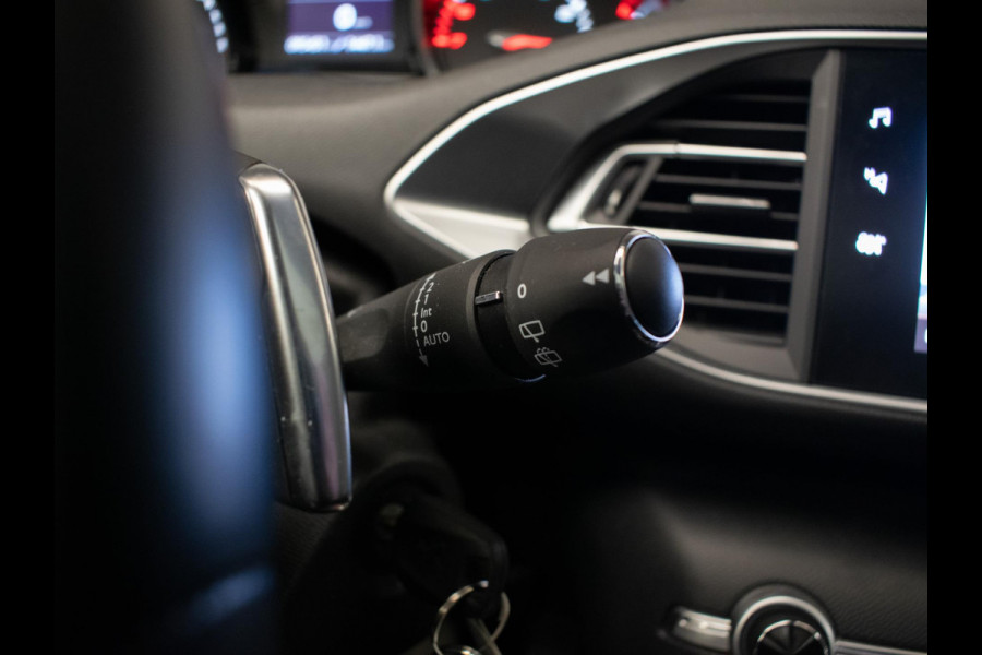 Peugeot 308 SW 1.2 PureTech Blue Lease Premium Sport (PANORAMADAK,APPLE CARPLAY,NAVI,LED,CRUISE,CLIMATE,GETINT,NETTESTAAT)