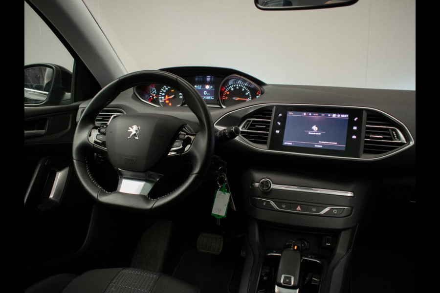 Peugeot 308 SW 1.2 PureTech Blue Lease Premium Sport (PANORAMADAK,APPLE CARPLAY,NAVI,LED,CRUISE,CLIMATE,GETINT,NETTESTAAT)