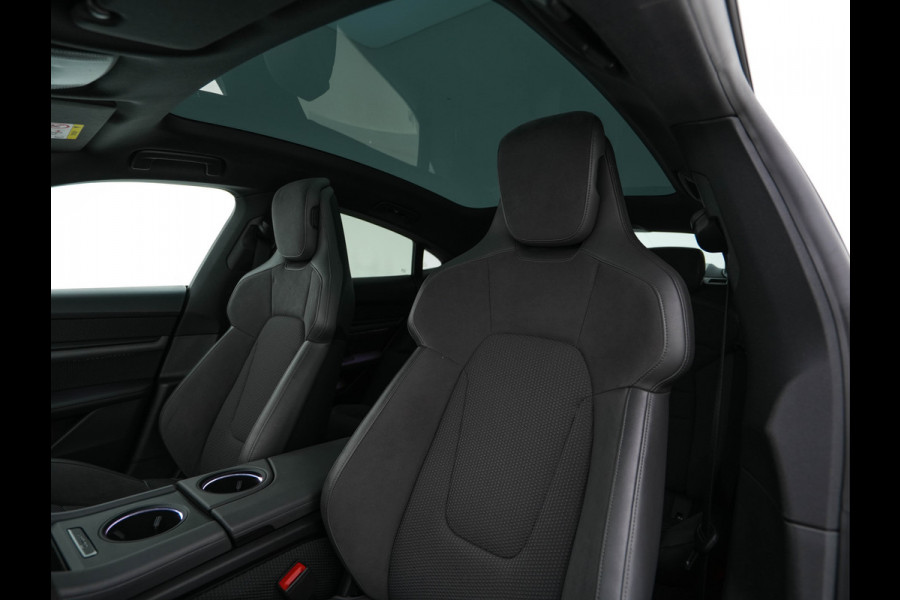 Porsche Taycan Performance 84 kWh [ 3-Fase ] Aut. *PANO | HEAT-PUMP | SPORT-CHRONO-PACK | LEATHER-MICROFIBRE | FULL-LED | MEMORY-PACK | BOSE-SOUND | AIR-SUSPENSION | BLINDSPOT | HEATED-SPORT-SEATS | CAMERA | DAB+ | ECC | PDC | 20''ALU*