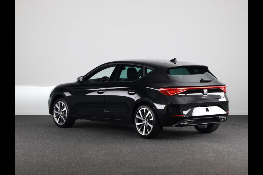 Seat Leon FR Business Intense 1.5 eTSI 150pk | Navigatie | 18 inch Lichtmetalen velgen | Parkeercamera