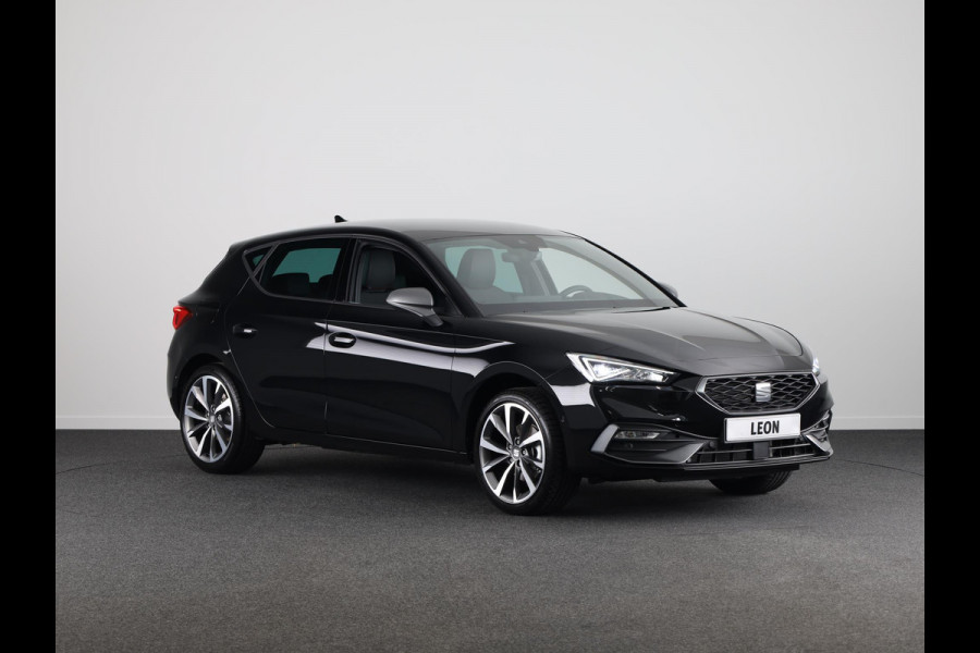 Seat Leon FR Business Intense 1.5 eTSI 150pk | Navigatie | 18 inch Lichtmetalen velgen | Parkeercamera