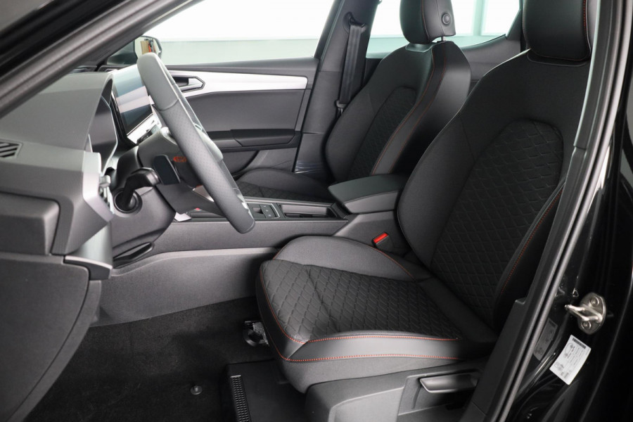 Seat Leon FR Business Intense 1.5 eTSI 150pk | Navigatie | 18 inch Lichtmetalen velgen | Parkeercamera