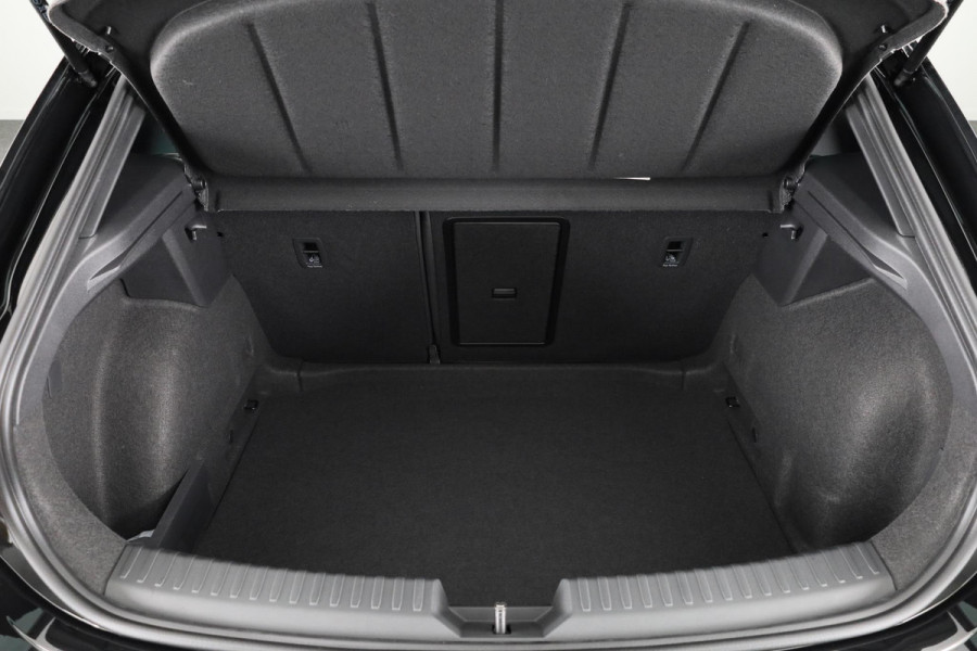 Seat Leon FR Business Intense 1.5 eTSI 150pk | Navigatie | 18 inch Lichtmetalen velgen | Parkeercamera