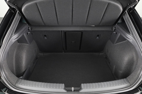 Seat Leon FR Business Intense 1.5 eTSI 150pk | Navigatie | 18 inch Lichtmetalen velgen | Parkeercamera