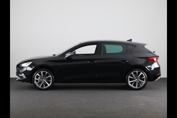 Seat Leon FR Business Intense 1.5 eTSI 150pk | Navigatie | 18 inch Lichtmetalen velgen | Parkeercamera