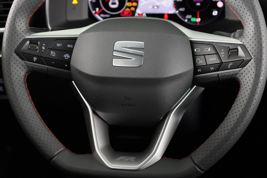 Seat Leon FR Business Intense 1.5 eTSI 150pk | Navigatie | 18 inch Lichtmetalen velgen | Parkeercamera