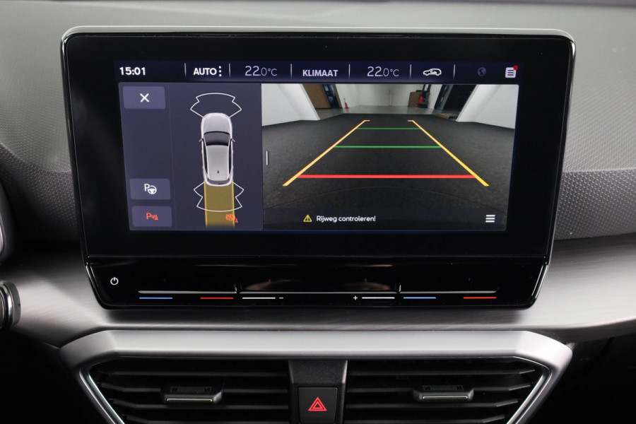 Seat Leon FR Business Intense 1.5 eTSI 150pk | Navigatie | 18 inch Lichtmetalen velgen | Parkeercamera