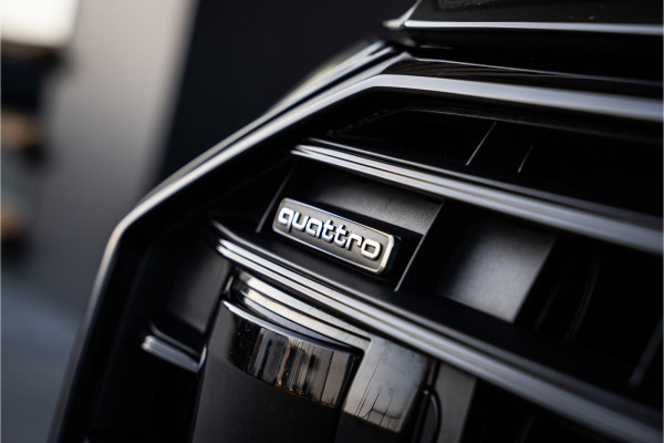 Audi A6 Avant 55 TFSI e quattro Competition S-Line - Panorama | HUD | Elek. trekhaak | Memory | 360c