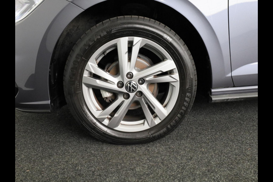 Volkswagen Polo 1.0 TSI R-Line Private lease vanaf €470,- pm | 95 pk | Verlengde garantie | Navigatie | Parkeersensoren | Adaptieve cruise control | Autom. airco |