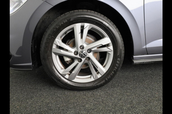 Volkswagen Polo 1.0 TSI R-Line Private lease vanaf €470,- pm | 95 pk | Verlengde garantie | Navigatie | Parkeersensoren | Adaptieve cruise control | Autom. airco |