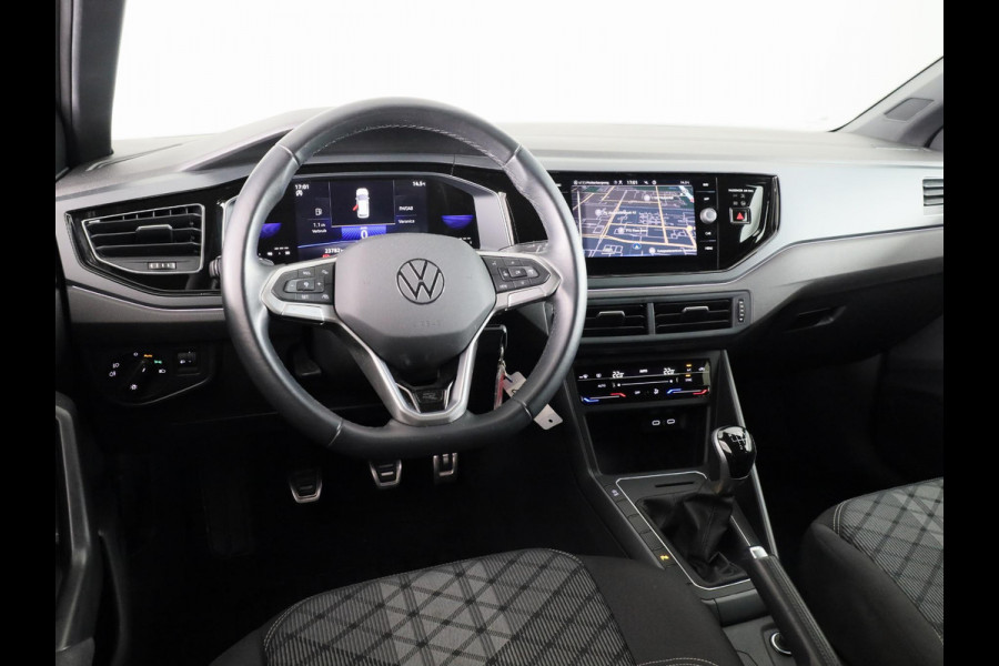 Volkswagen Polo 1.0 TSI R-Line Private lease vanaf €470,- pm | 95 pk | Verlengde garantie | Navigatie | Parkeersensoren | Adaptieve cruise control | Autom. airco |